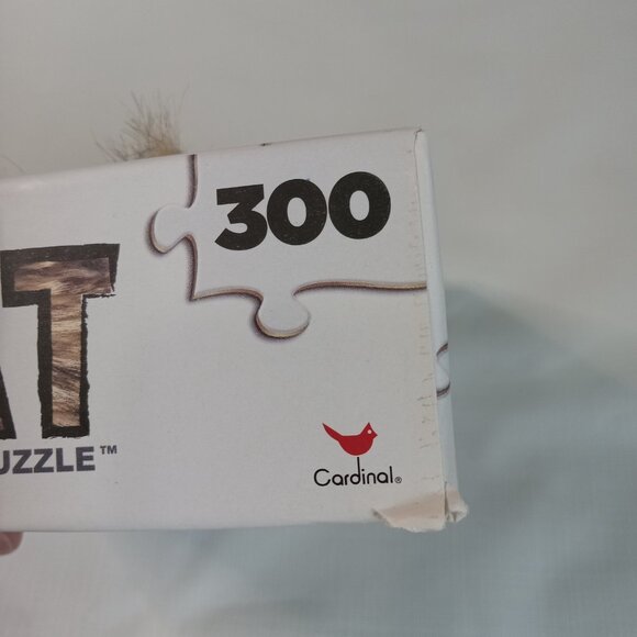 The Hair Raising Fluffy Cat Puzzle with Speech Bubbles and Cats 300 Pieces - Picture 7 of 8